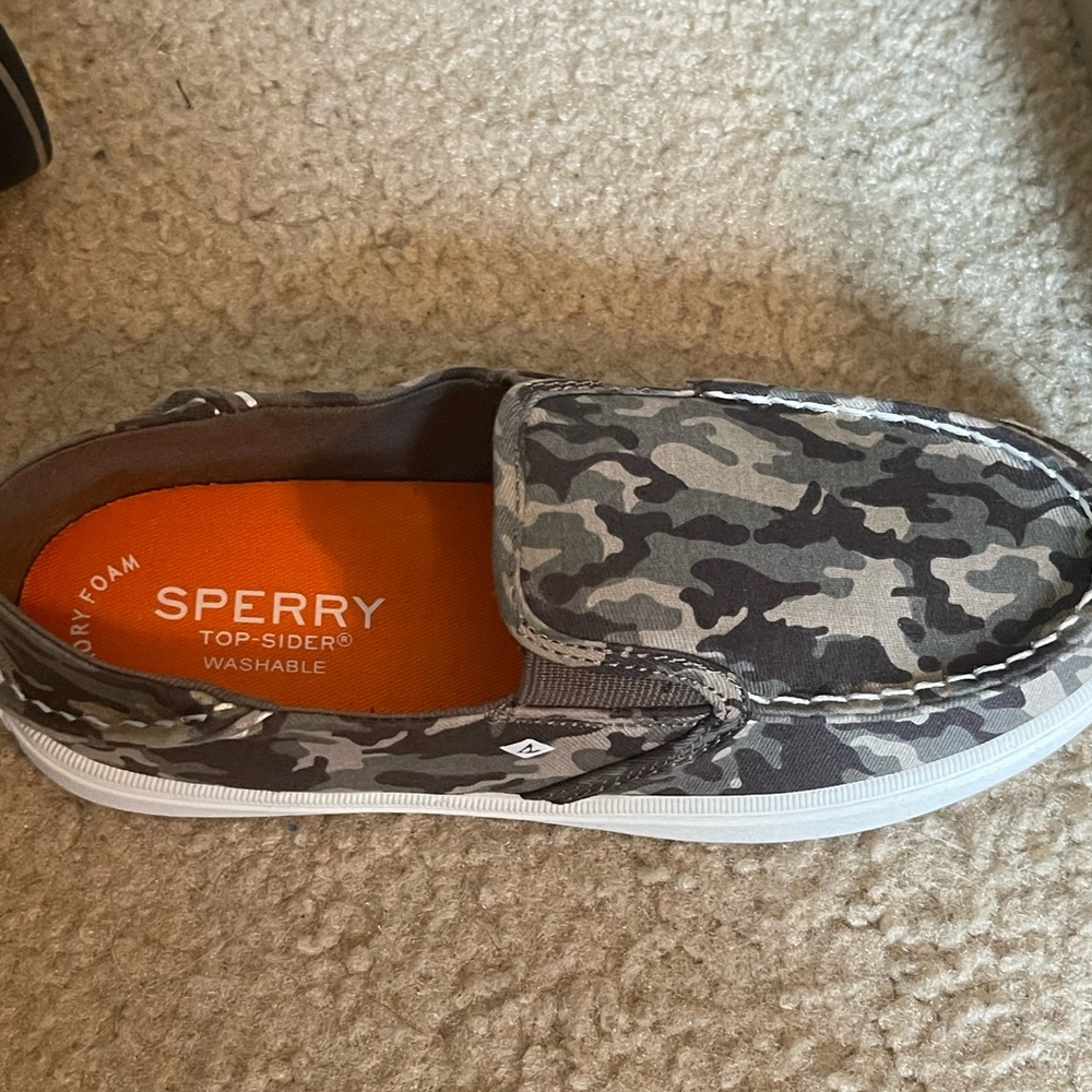 SPERRY KIDS SLIP ON’S